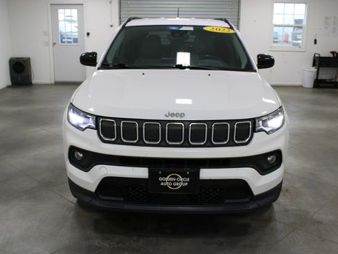 Used 2022 Jeep Compass Latitude image 3