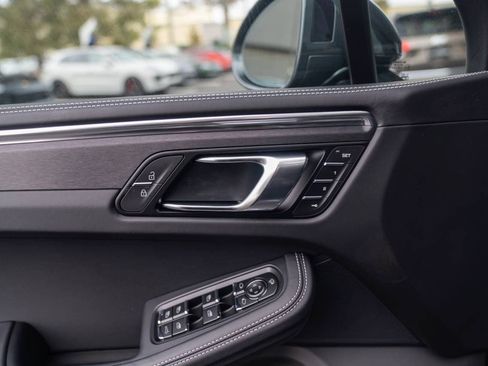 New 2026 Porsche Macan GTS image 24