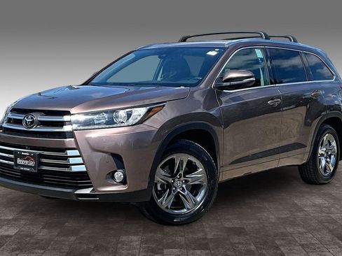 Used 2018 Toyota Highlander Limited Platinum AWD/4WD image 2