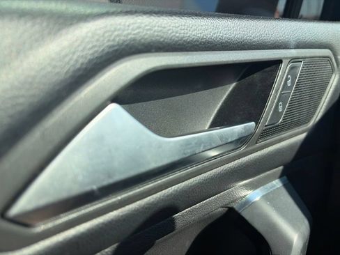 Used 2019 Volkswagen Tiguan S FWD image 15
