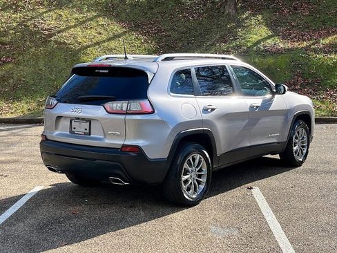 Used 2019 Jeep Cherokee Latitude Plus w/ Comfort/Convenience Group image 22