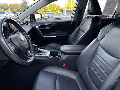 Used 2021 Toyota RAV4 XLE Premium w/ Carpet Mat Package (TMS) image 15