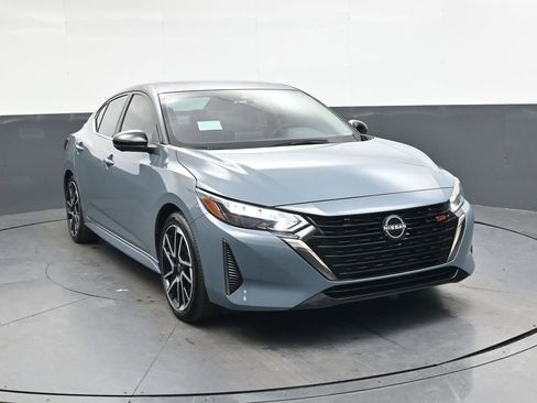 Certified 2025 Nissan Sentra SR w/ SR Premium Package image 2