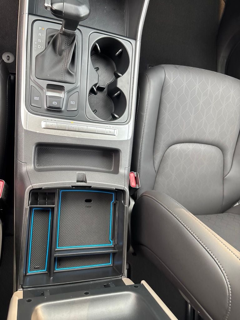 Used 2025 Kia Carnival FWD image 17