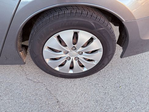 Used 2011 Honda Accord LX image 9