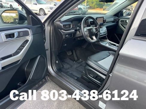 Used 2023 Ford Explorer XLT w/ Equipment Group 202A RWD image 5