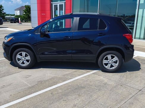 Used 2022 Chevrolet Trax LT w/ LT Convenience Package AWD/4WD image 26