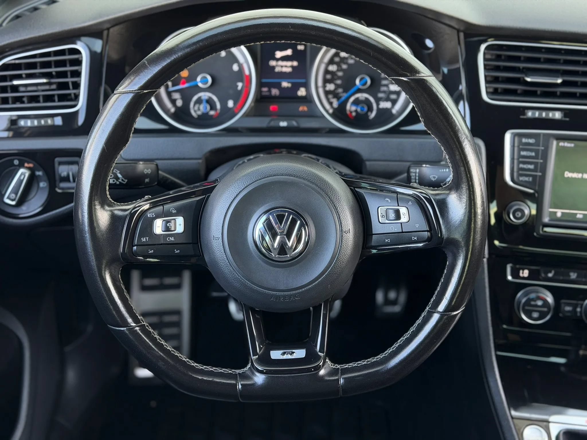 Used 2017 Volkswagen Golf R 4-Door AWD/4WD image 23