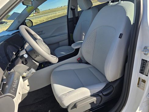 New 2026 Hyundai Kona SE image 12