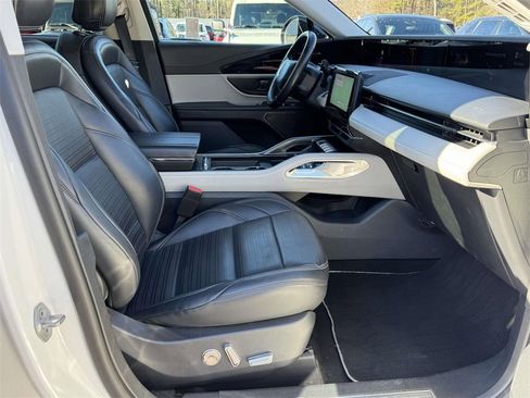 Used 2024 Lincoln Nautilus Reserve image 14