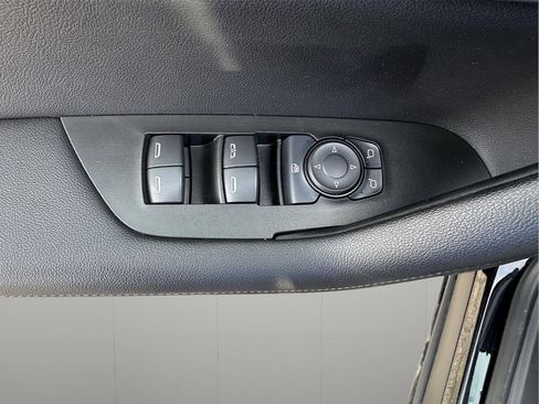 Used 2025 Chevrolet Blazer LT image 13