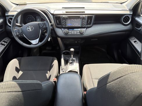 Used 2017 Toyota RAV4 XLE FWD image 6