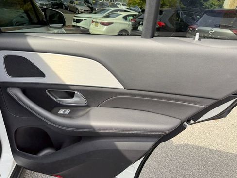 Used 2024 Mercedes-Benz GLE 450e 4MATIC image 30