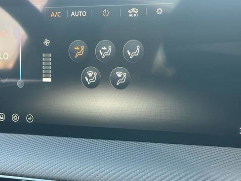 New 2026 Nissan Kicks SR FWD image 34