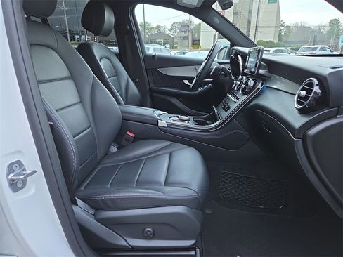 Used 2019 Mercedes-Benz GLC 300 image 16