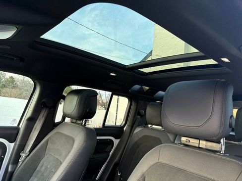 Used 2023 Land Rover Defender 110 Carpathian Edition image 15