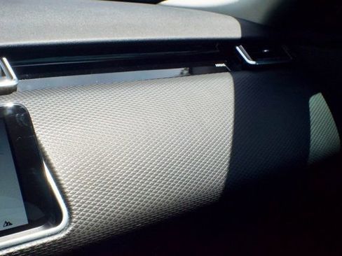 Used 2019 Land Rover Range Rover Velar S image 46