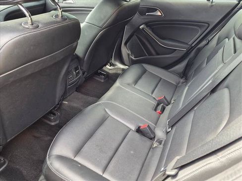 Used 2020 Mercedes-Benz GLA 250 image 14