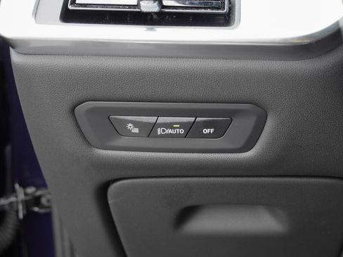 Certified 2025 BMW X5 M60i AWD/4WD image 17