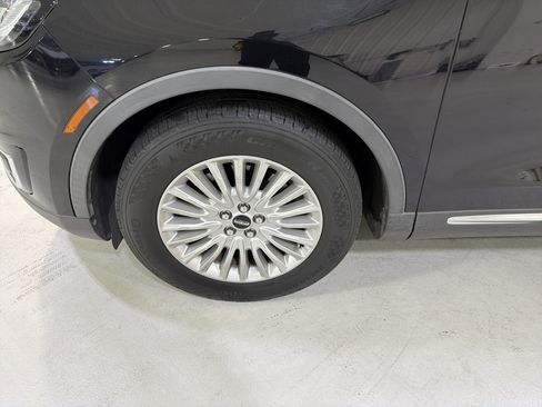 Used 2019 Lincoln Nautilus FWD image 9