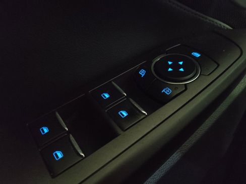 Used 2020 Ford Explorer XLT AWD/4WD image 27