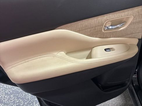 Used 2024 Nissan Murano SV AWD/4WD image 18