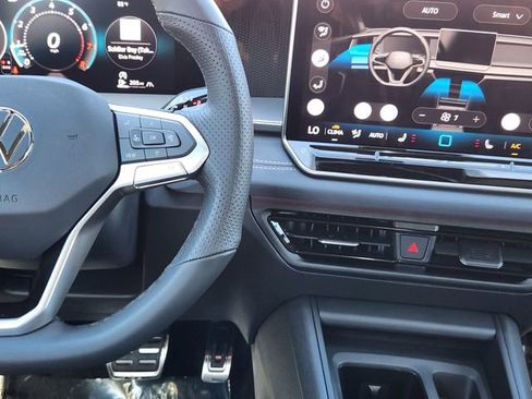 New 2026 Volkswagen Tiguan SE R-Line AWD/4WD image 25