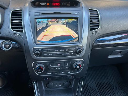 Used 2014 Kia Sorento SX w/ 3rd Row Package AWD/4WD image 10