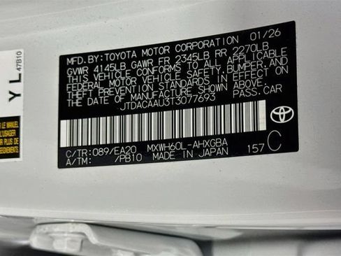 Certified 2026 Toyota Prius XLE FWD image 32