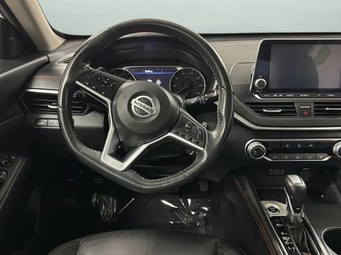 Used 2022 Nissan Altima 2.5 SR FWD image 10