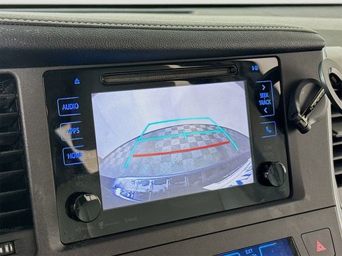 Used 2017 Toyota Sienna XLE image 17