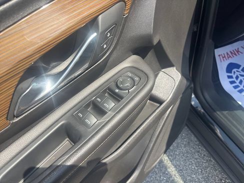 Used 2019 GMC Terrain SLE w/ Black Edition AWD/4WD image 15
