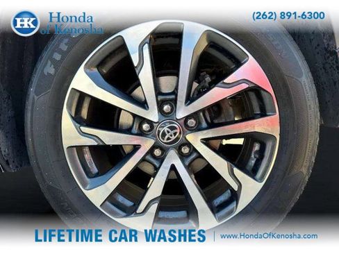 Used 2022 Toyota Corolla Cross XLE image 39