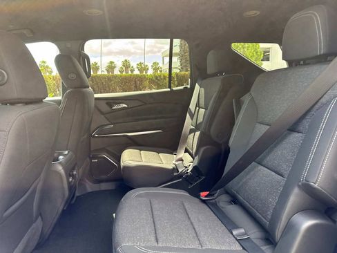 New 2025 Chevrolet Traverse LT w/ Enhanced Driving Package image 13