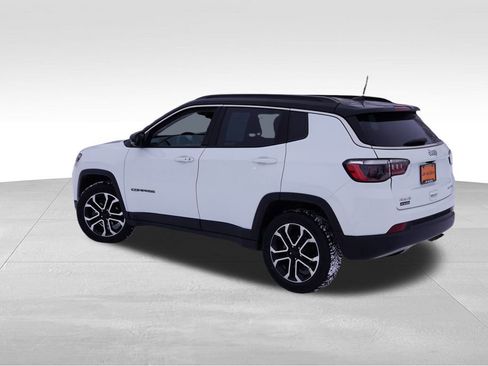 Certified 2022 Jeep Compass Limited image 9
