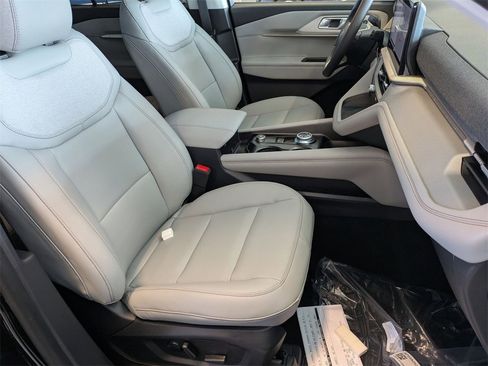 New 2026 Ford Explorer Active w/ Active Comfort Package image 21