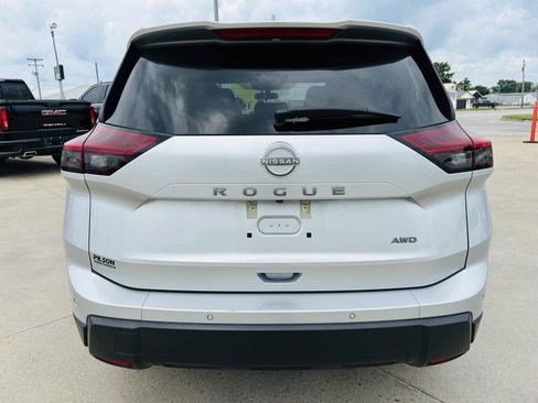 Used 2025 Nissan Rogue SV AWD/4WD image 35