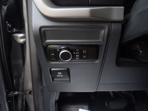 Used 2024 Ford F150 XL RWD image 7