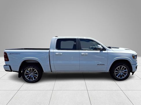Used 2022 RAM 1500 Laramie w/ Sport Appearance Package AWD/4WD image 8