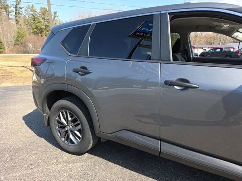 Used 2021 Nissan Rogue S image 27
