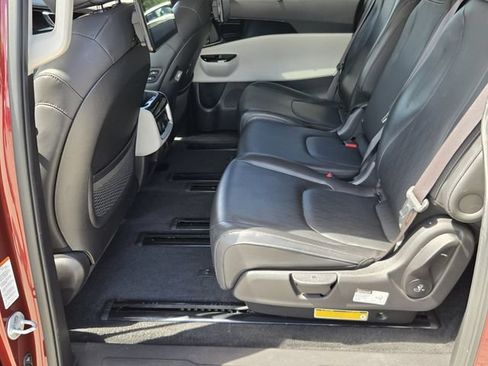 Used 2022 Kia Carnival SX FWD image 11