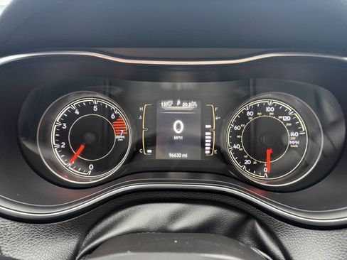 Used 2021 Jeep Cherokee Latitude Plus image 20