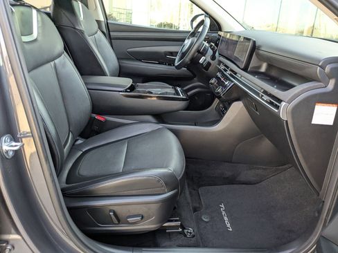 Certified 2025 Hyundai Tucson Limited image 33