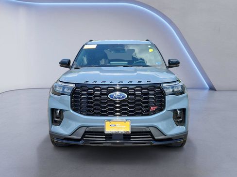 Certified 2025 Ford Explorer ST AWD/4WD image 8