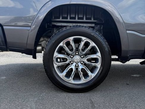 Used 2019 RAM 1500 Laramie AWD/4WD image 11