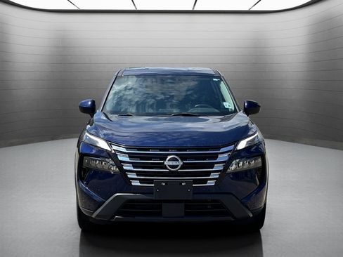 Used 2024 Nissan Rogue SV AWD/4WD image 2
