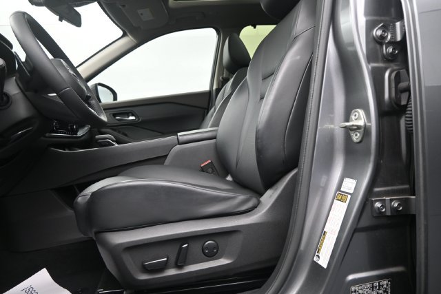 Certified 2023 Nissan Rogue SV w/ SV Premium B Package FWD image 10
