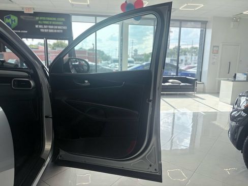 Used 2019 Kia Sorento EX AWD/4WD image 39