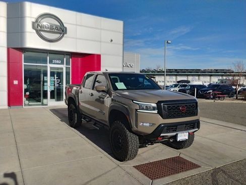 Used 2024 Nissan Frontier PRO-4X w/ Pro Premium Package image 3