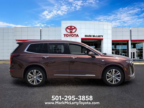 Used 2022 Cadillac XT6 Premium Luxury FWD image 6